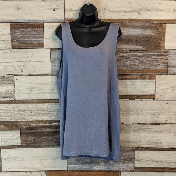 LOGO by Lori Goldstein Tops - Gray Long Waisted Sleeveless Top great 4 layering LOGO by Lori Goldstein Tops - Gray Long Waisted Sleeveless Top great 4 layering